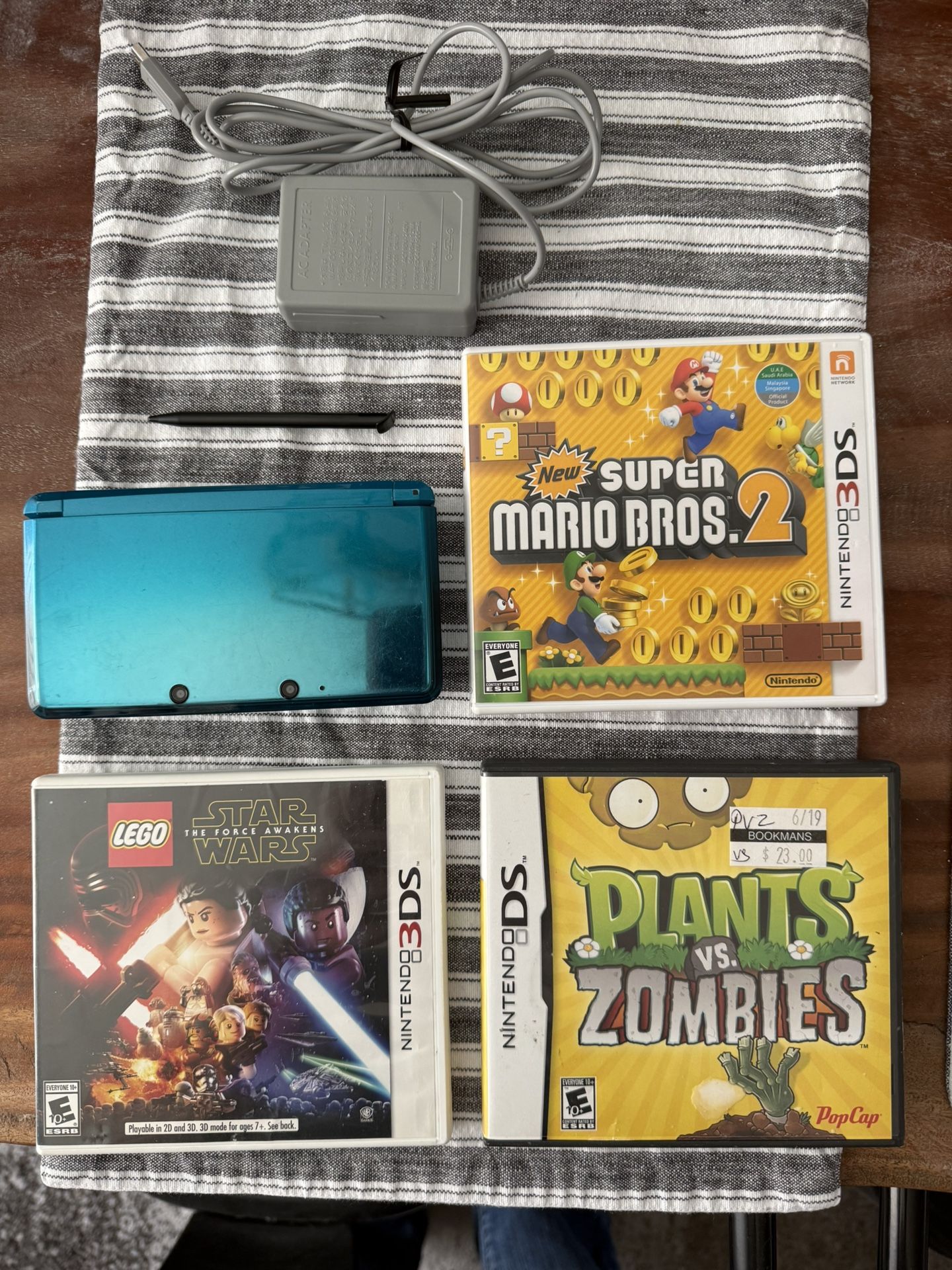 Nintendo 3DS W/ Games And Charger