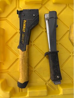 Hammer tacker / stapler
