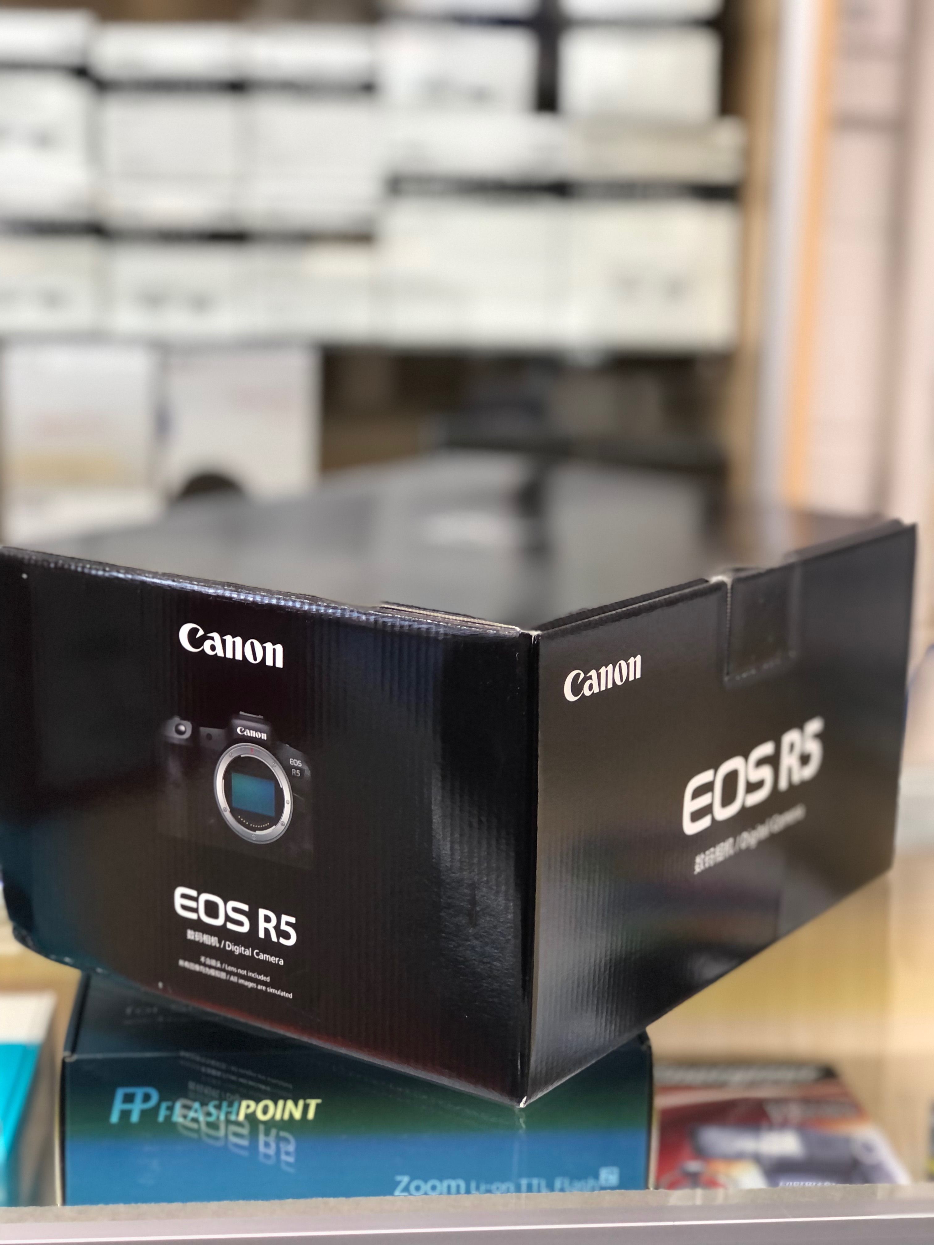EOS R5 Mirrorless Camera (Body)