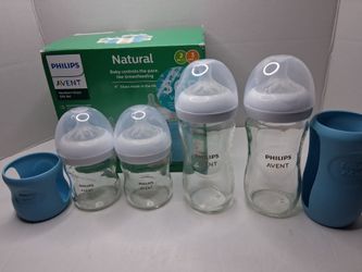 Philips Avent Natural Glass Bottle with Response Nipple Baby Set - 6pc: BPA-Free, Silicone Nipples 2 4oz Glass bottles, 2 8oz glass bottles and 2 Sili