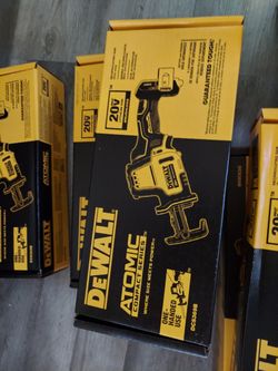 Dewalt Saw Zall Atomic 20v ( Tool Only)