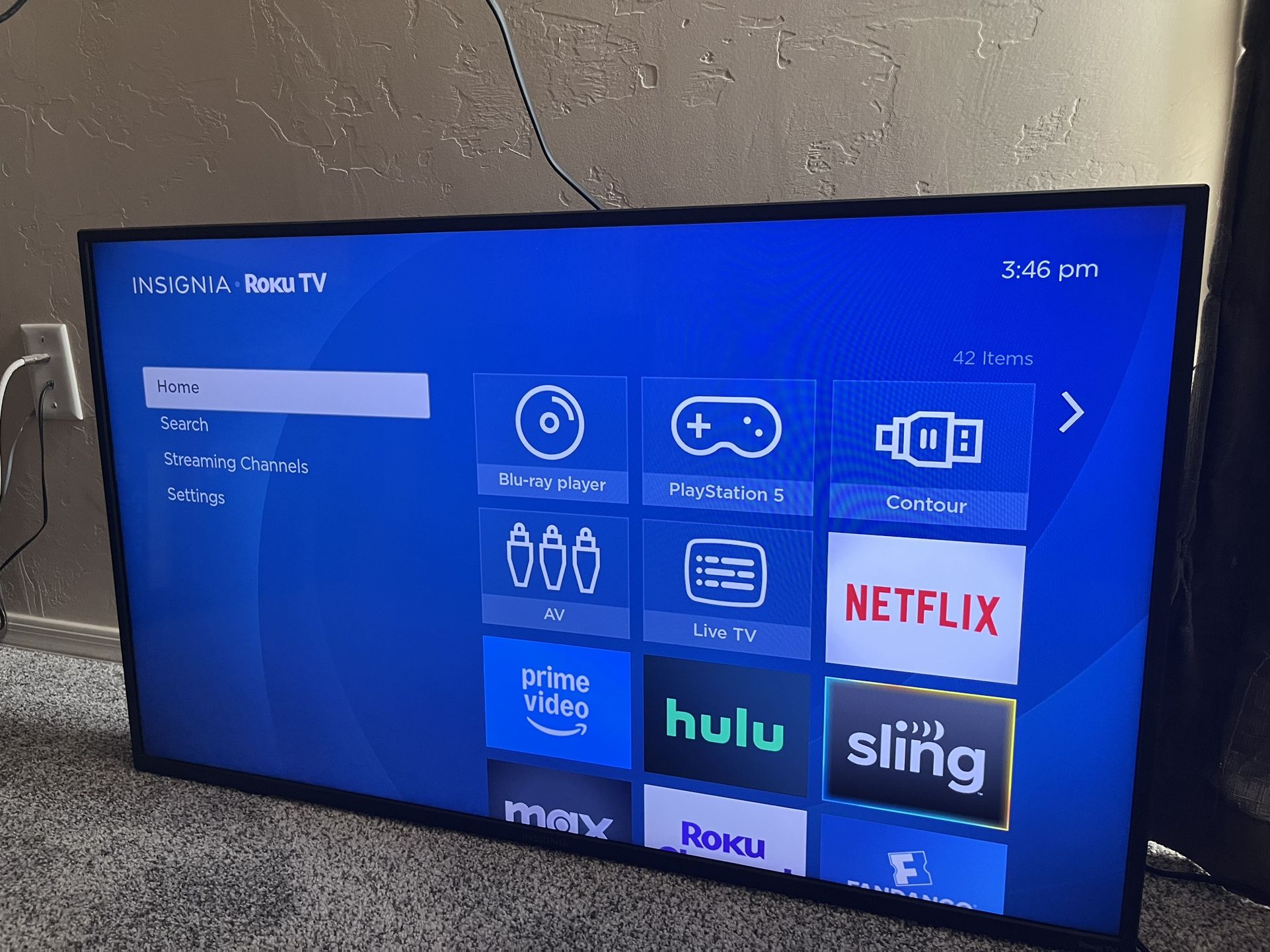 43 Inch TV Television 4k Insignia Roku