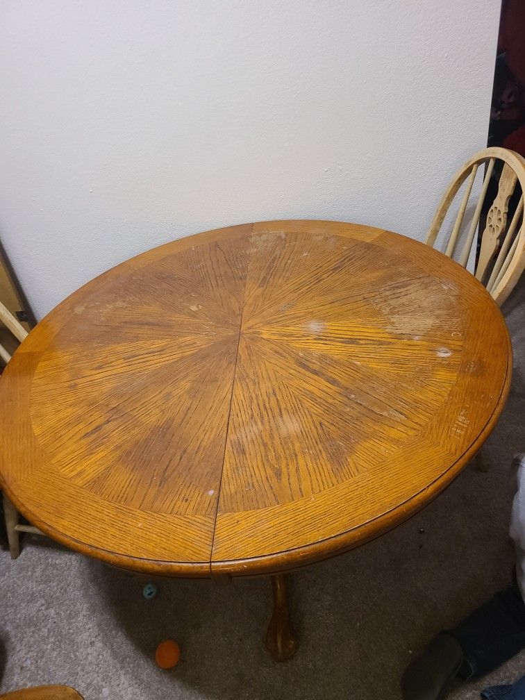 Table /chairs 