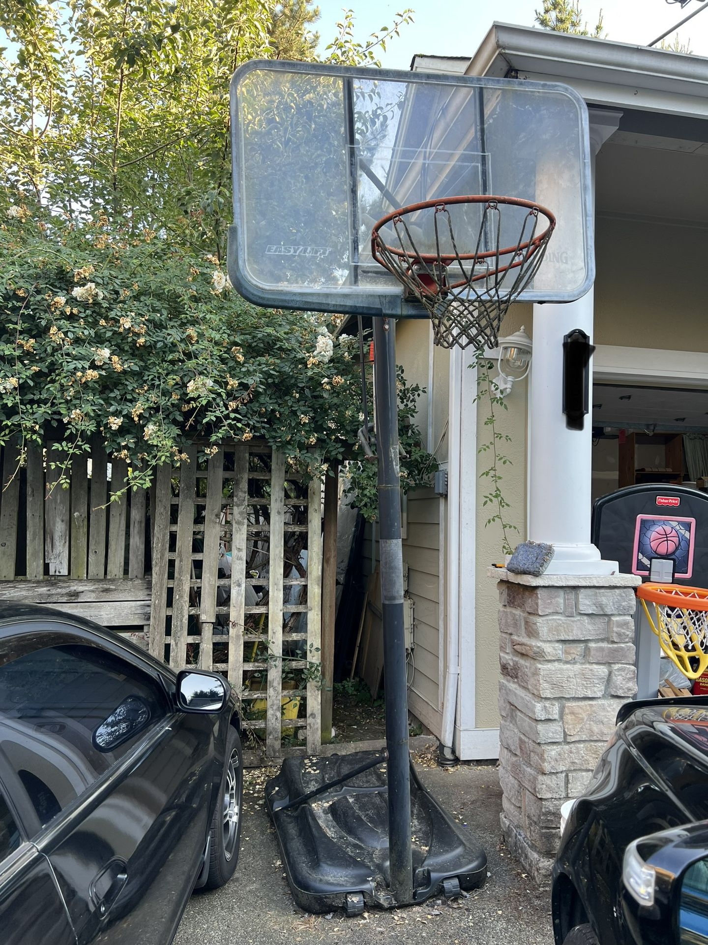 Free Basketball Hoop for Sale in Renton, WA OfferUp