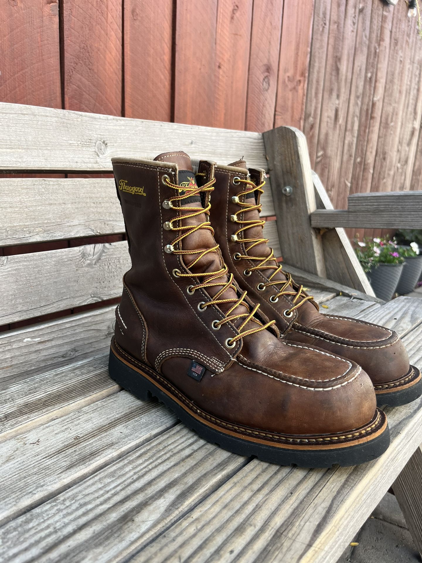 THOROGOOD Men's Thorogood 8" Steel Toe WP Moc Toe Work Boot (U.S.A.) SIZE 10.5D