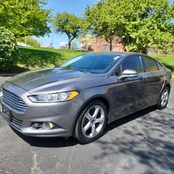 2014 Ford Fusion SE 1 Owner 