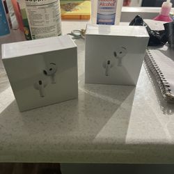 AirPod 4s 