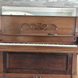 Large Piano 