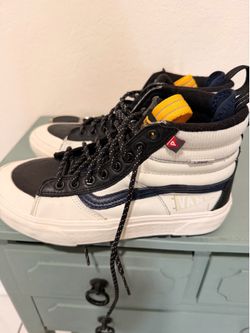 VANS • SNEAKERS