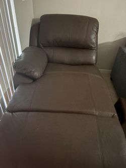 Chaise lounge recliner chair