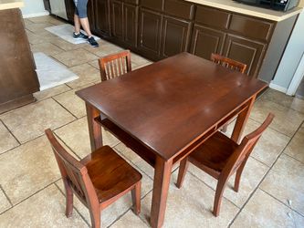 Children’s Study Table