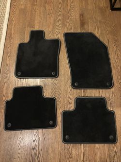 2021 Volvo S60 T8 OEM Carpet Floor Mats – Like New - $100