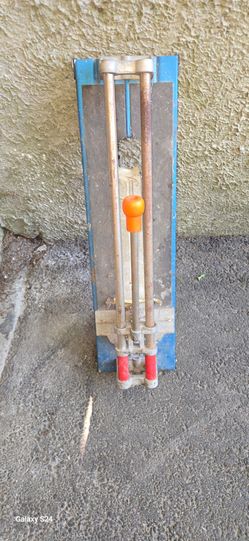 Tile cutter