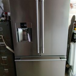 Frigidaire  Refrigerator 