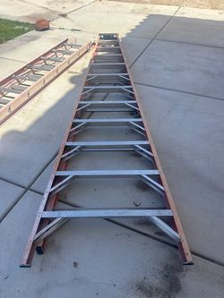 Fiberglass Extension Ladder a Frame