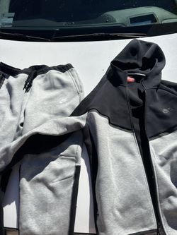 Brand New Genuine Nike Tech Xl
