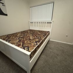🛏️ Queen Bed – Mattress, Box Spring & Frame