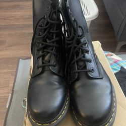 Dr Marten Boots