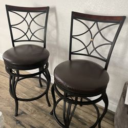 Stools/chairs