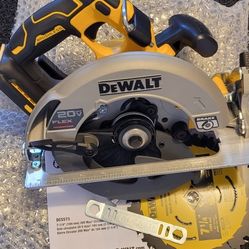 Dewalt 20v Flexvolt Advantech 7 1/4 Circular Saw. Tool Only $130 Firm 
