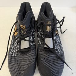 Nike Kyrie Flytrap 2 Zoom Mens size 13 A04436-004