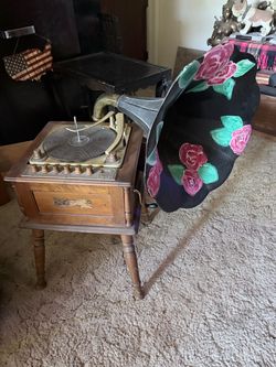 Vintage Guild Grafonola Model 6119 All Transistor Stereophonic Radio Phonograph with Horn Speaker