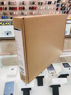 Dell 15 DC15250 8gb ram 512gb ssd