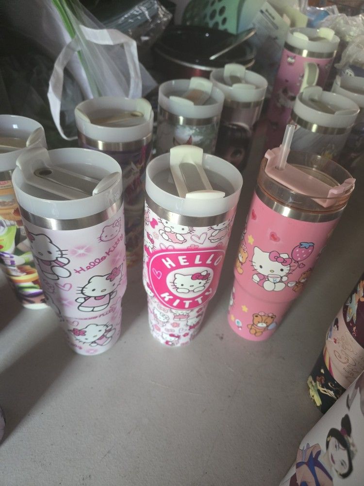 Water Bottles Disney Design $9 For Medium 11 For Xtra Large 40 Oz