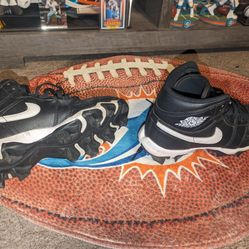 Football Nike Air Jordan Boot  Size 6 Kids