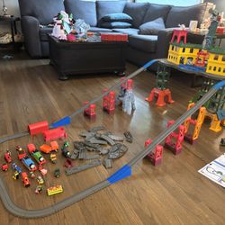 Thomas The train:  Super station Playset