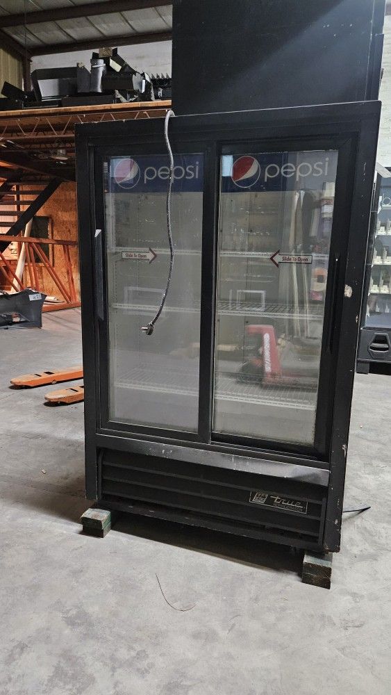 True Beverage Coolers Pepsi Dual Sliding Door Glass Front Merchandiser