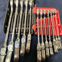 Mac Tools  Ratcheting Folding Wrench  Metric