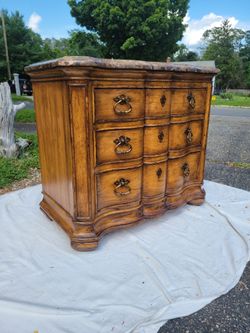 Thomasville 3 Drawers Accent Dresser.