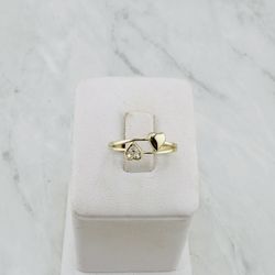 ✦ Solid 10K Yellow Gold Heart Ring ✦ Ring Size: 8 ✦ Anillo de corazón en oro sólido de 10 kilates ✦ Tamaño: 7