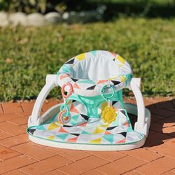 Fisher-Price Portable Baby Chair Sit-Me-Up Floor Seat With Developmental Toys