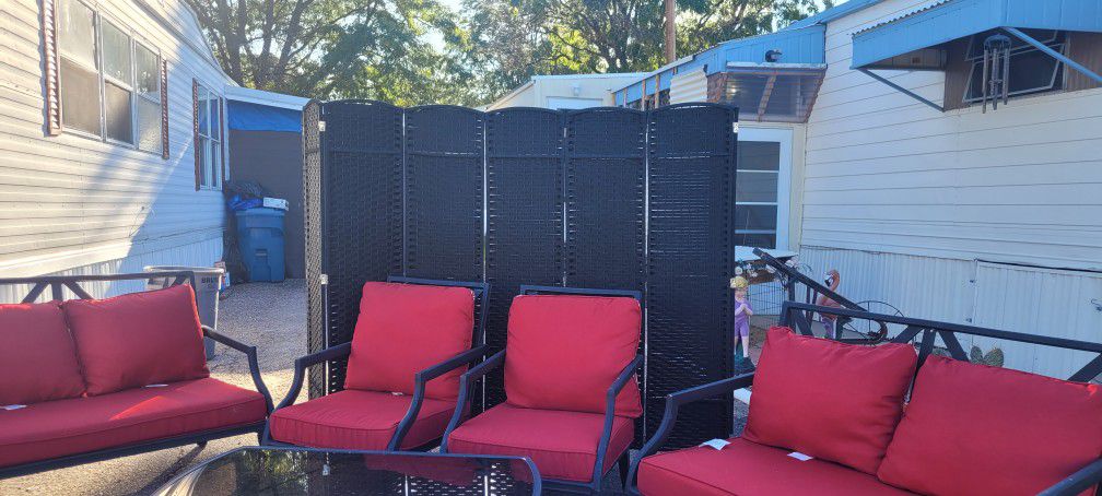Beautiful Black wrought Iron Patio Set With Coffee Table Super Nice!!300$ Firm .