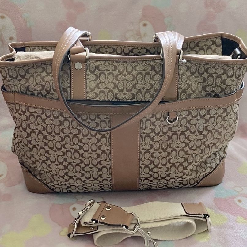 Coach Vintage Designer Multipurpose bag/ Diaper bag in like new condition  for Sale in Las Vegas, NV - OfferUp