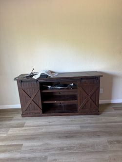Entertainment center