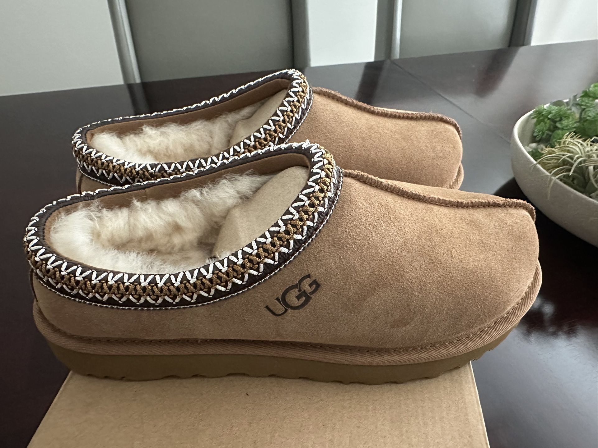 Ugg Tasman II Size 9woman
