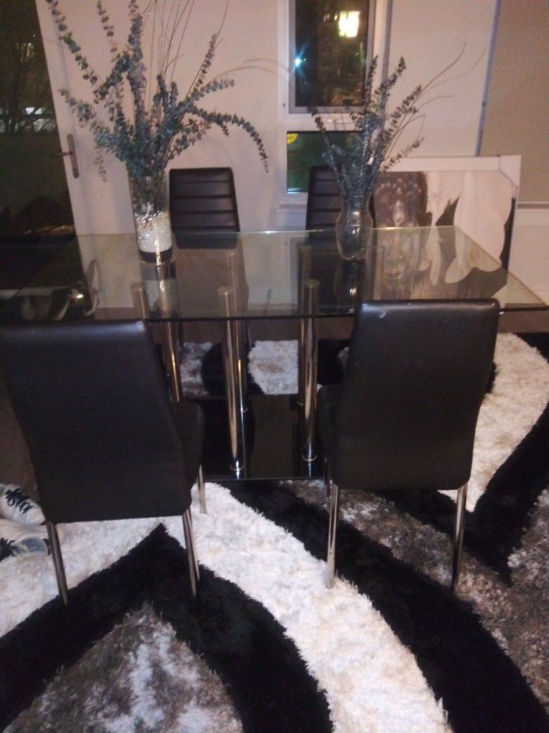 Dining & Coffee table w/ 8x10 rug