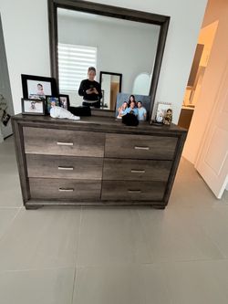 Bedroom set