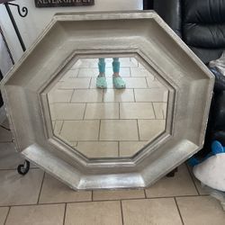 Gray Mirror