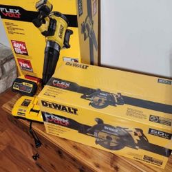 Dewalt 60V (760CFM) blower, 7 1/4" circular saw, 12.0 amp hour 'Flexvolt' battery, rapid charger