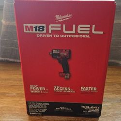 Milwaukee M18 ½" Mid-Torque Impact Wrench