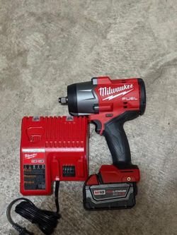 Impacto Milwaukee batería y cargador
