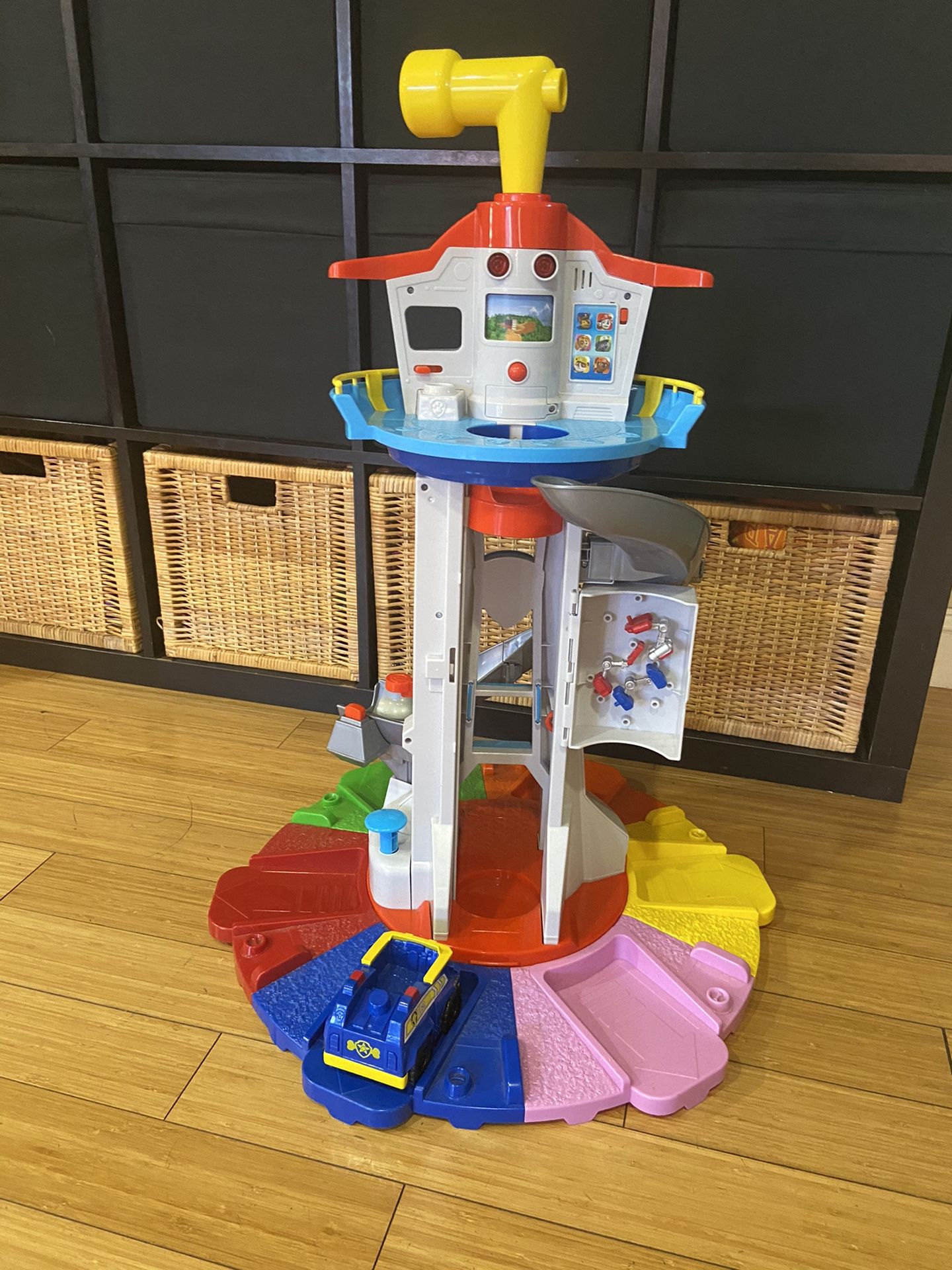 Paw patrol lookout tower