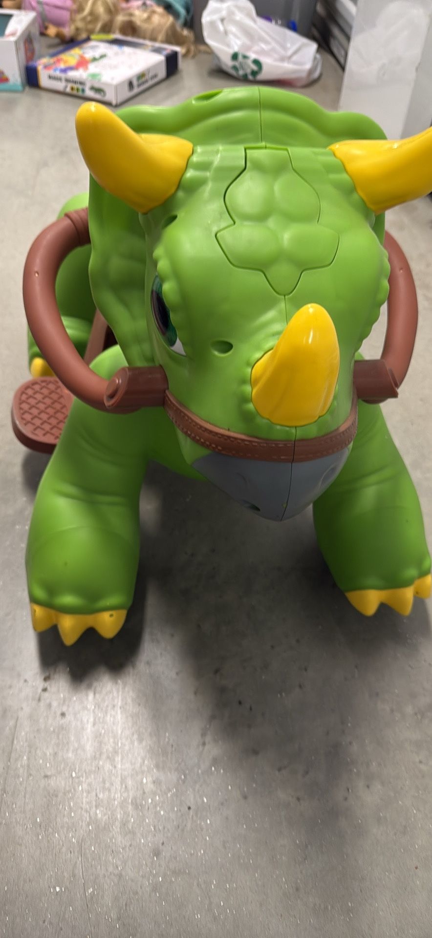 Kid Trax Ride-on Toy