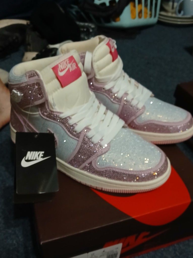 Head Turning. Light Reflecting. Nike Jordan 1 Bedazzled