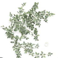 Ling’s Moment rose leaf garland