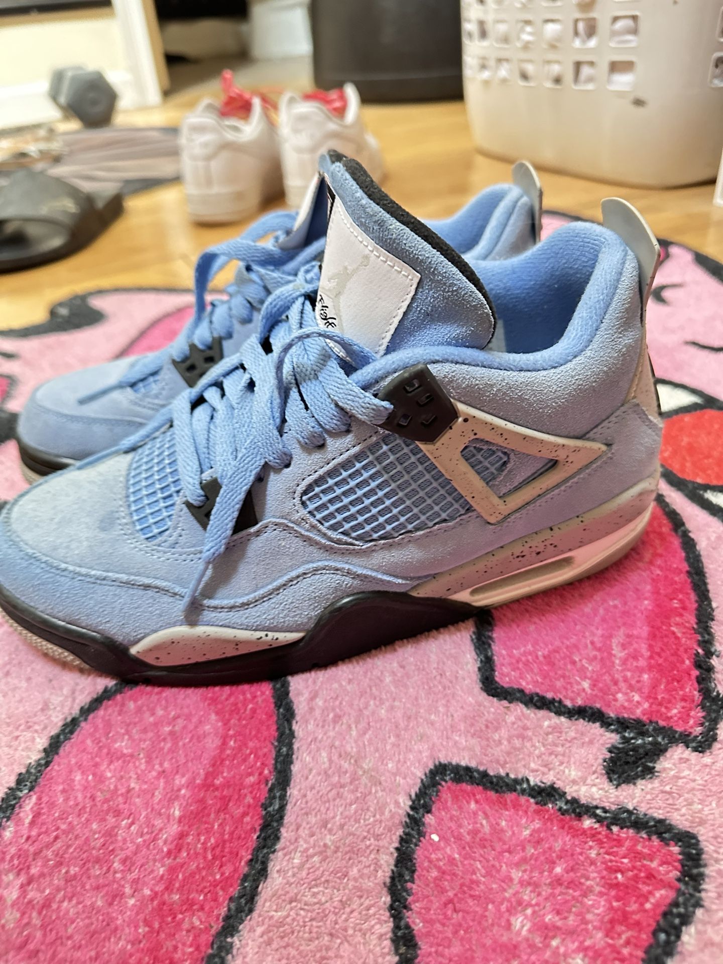 Air Jordan - UNC 4s SIZE 7